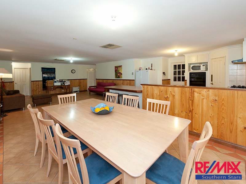 3 BOHEMIA GROVE, Seville Grove WA 6112