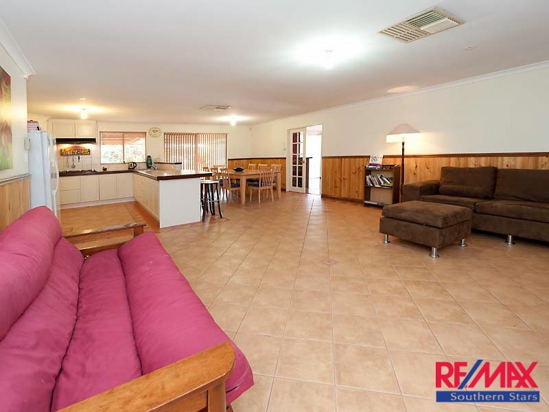 3 BOHEMIA GROVE, Seville Grove WA 6112