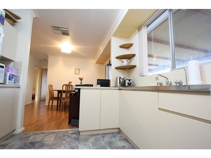 16 Sovereign Place, Forrestfield WA 6058