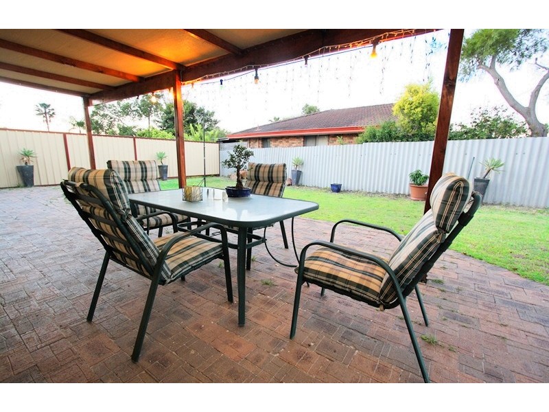 16 Sovereign Place, Forrestfield WA 6058