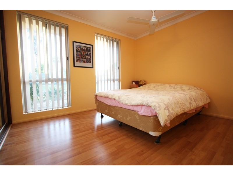 16 Sovereign Place, Forrestfield WA 6058
