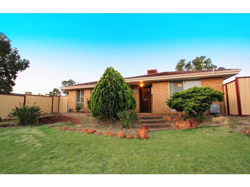 16 Sovereign Place, Forrestfield WA 6058