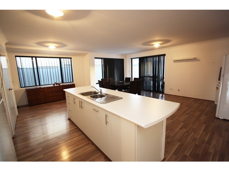 35  Ayer Road, Queens Park WA 6107