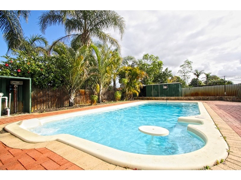 34 Grovelands Drive, Camillo WA 6111