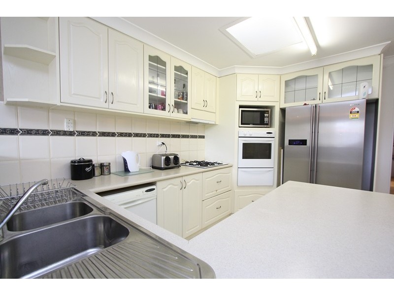 34 Grovelands Drive, Camillo WA 6111