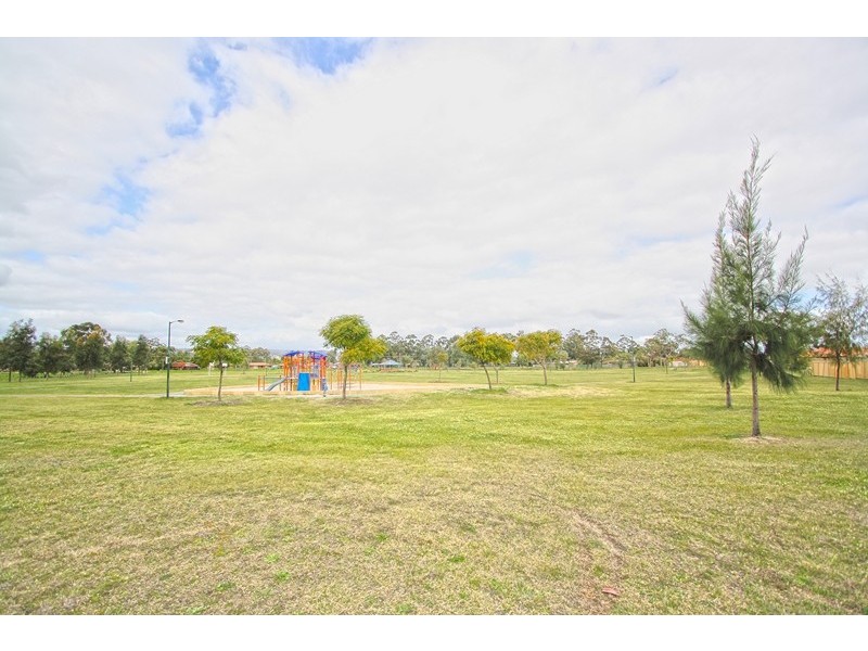 34 Grovelands Drive, Camillo WA 6111