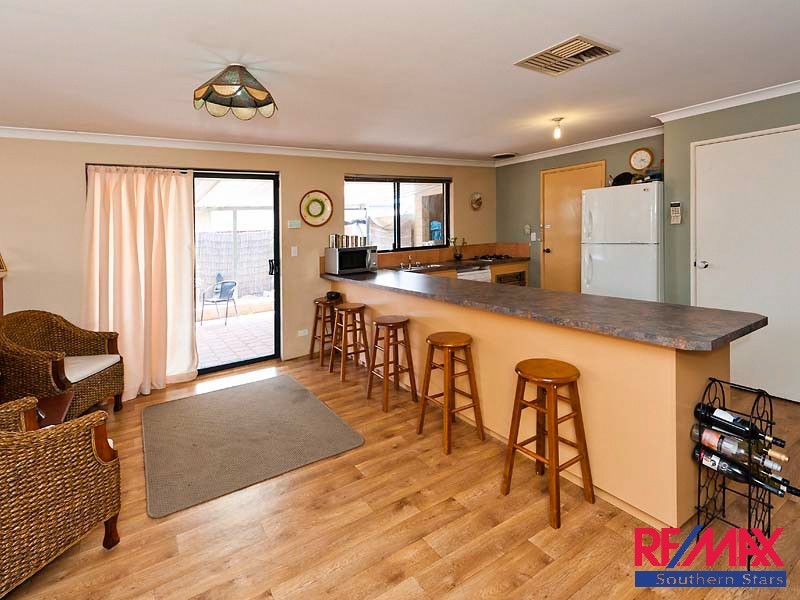 28 SAMUEL LOOP, Canning Vale WA 6155