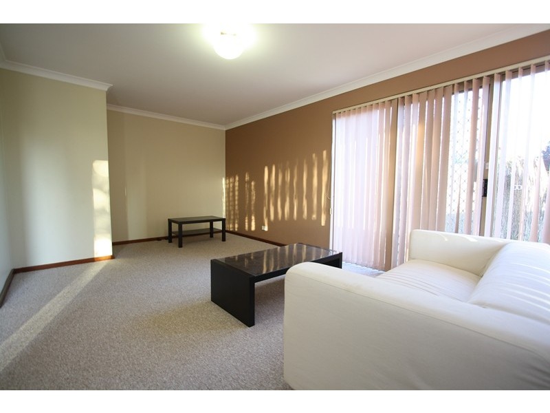 136A Centre Street, Queens Park WA 6107