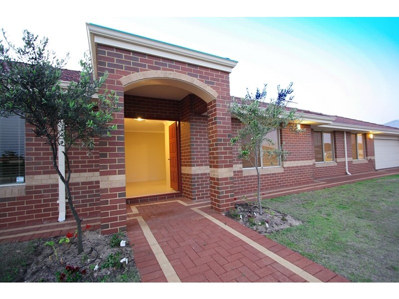 2 Sheldon Street, Piara Waters WA 6112