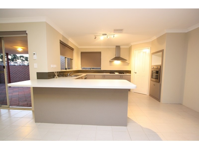 2 Sheldon Street, Piara Waters WA 6112