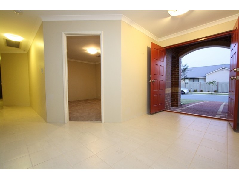 2 Sheldon Street, Piara Waters WA 6112