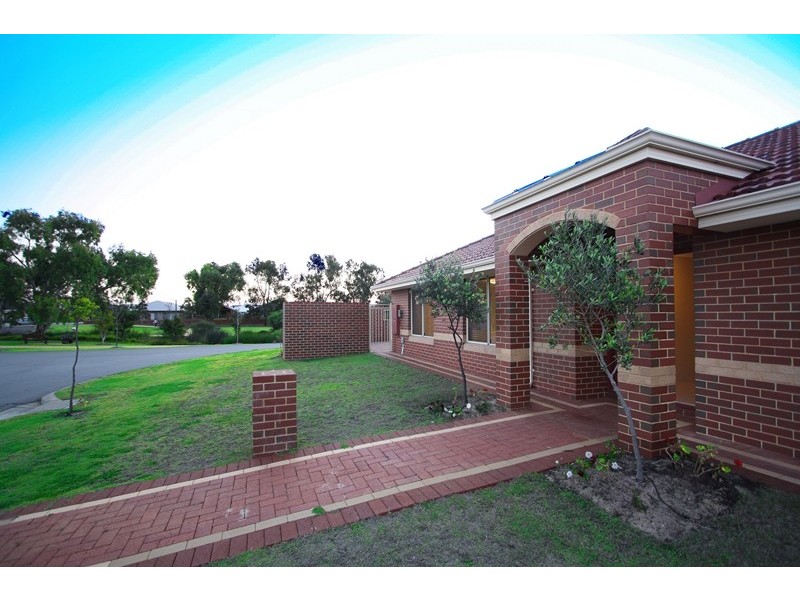 2 Sheldon Street, Piara Waters WA 6112
