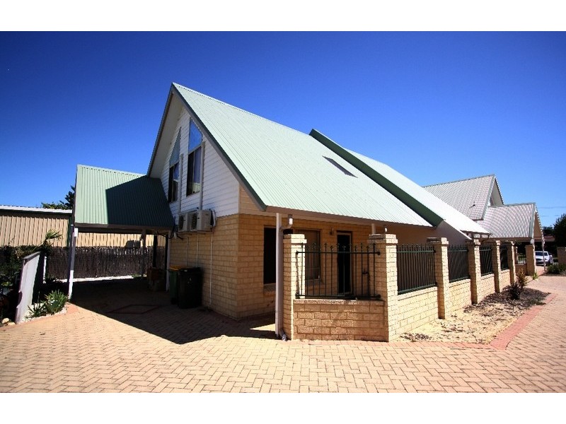 136C Centre Street, Queens Park WA 6107