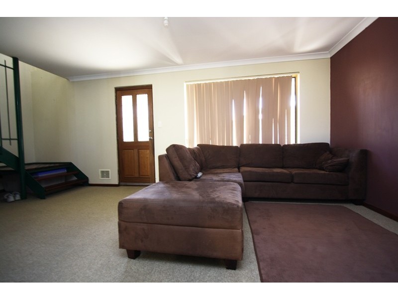 136C Centre Street, Queens Park WA 6107