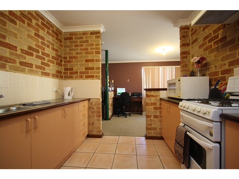 136C Centre Street, Queens Park WA 6107