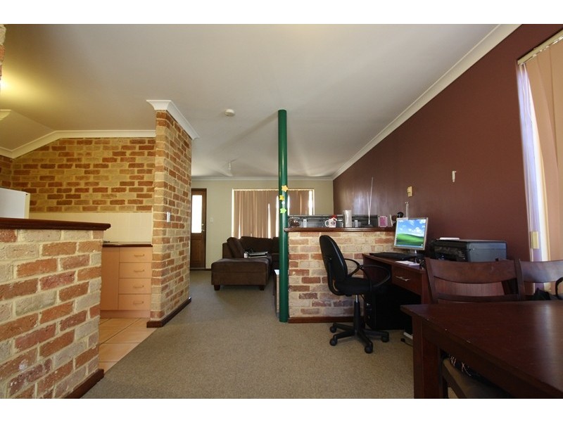 136C Centre Street, Queens Park WA 6107