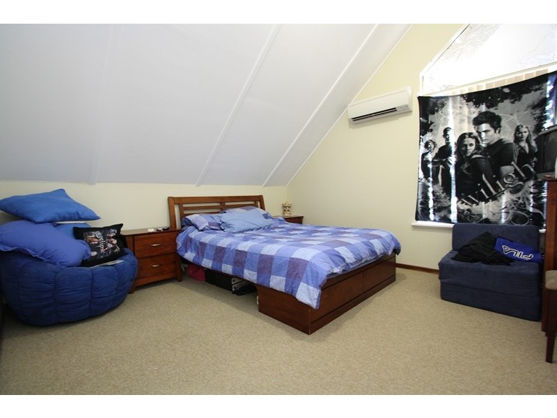 136C Centre Street, Queens Park WA 6107