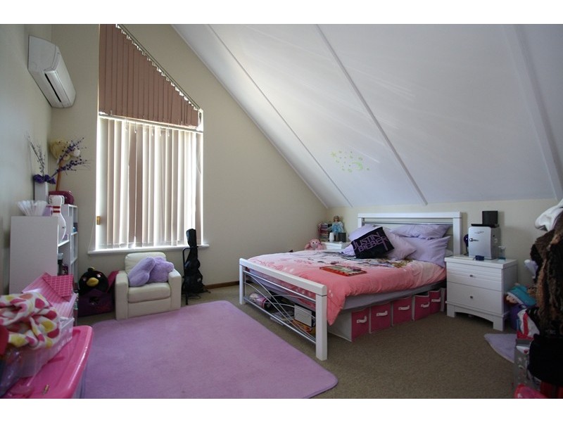 136C Centre Street, Queens Park WA 6107