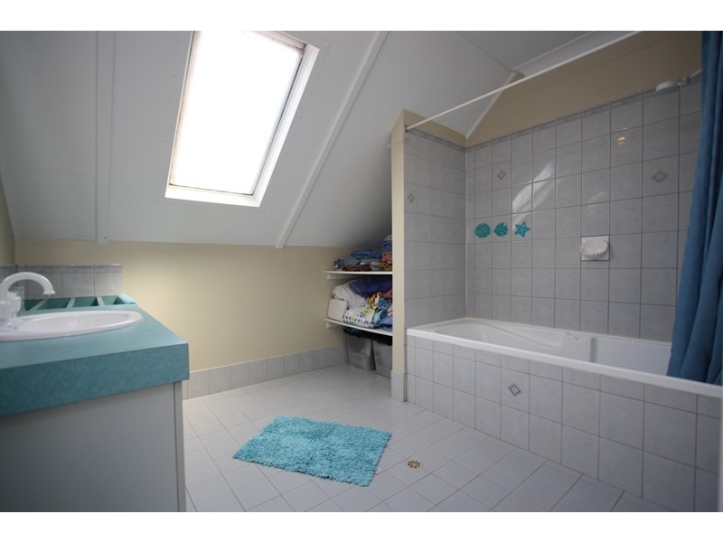 136C Centre Street, Queens Park WA 6107