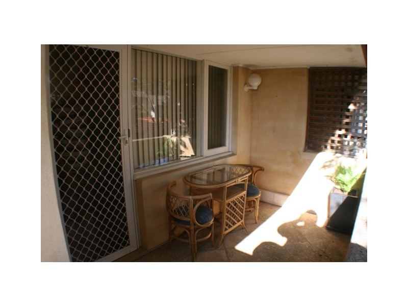 6/245 Coode Street, Como WA 6152