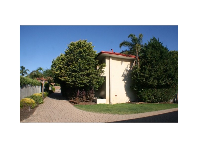 6/245 Coode Street, Como WA 6152