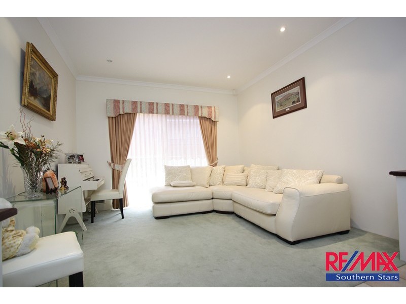 40 Barnsley Street, Queens Park WA 6107