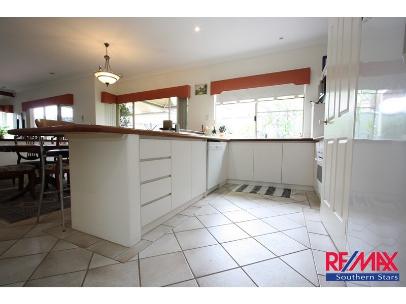 40 Barnsley Street, Queens Park WA 6107