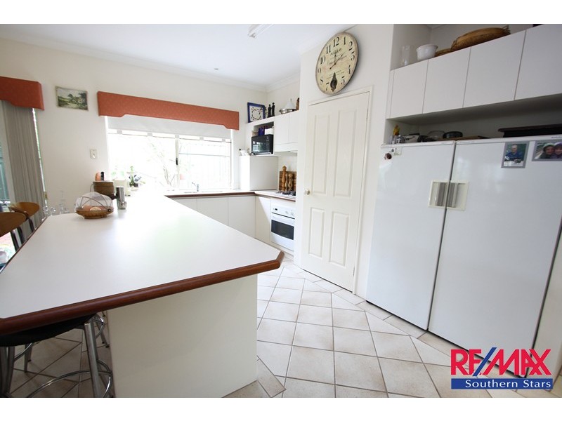 40 Barnsley Street, Queens Park WA 6107