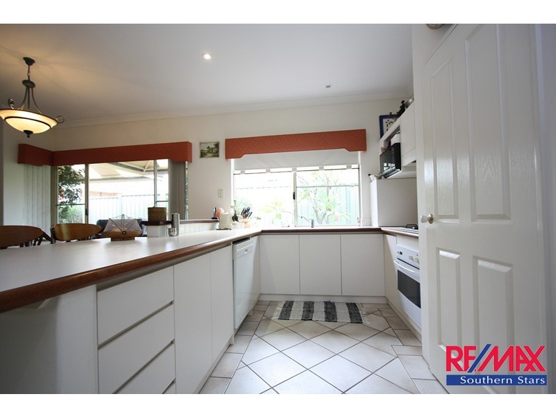 40 Barnsley Street, Queens Park WA 6107