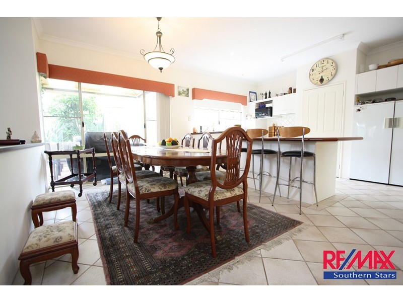 40 Barnsley Street, Queens Park WA 6107