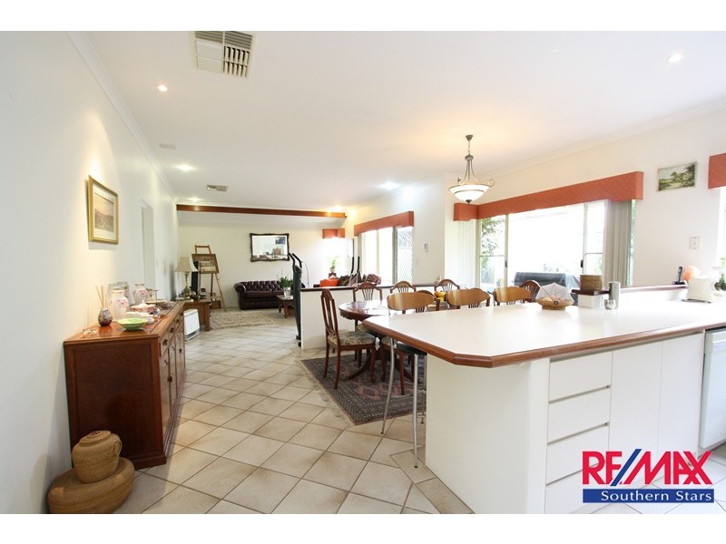 40 Barnsley Street, Queens Park WA 6107