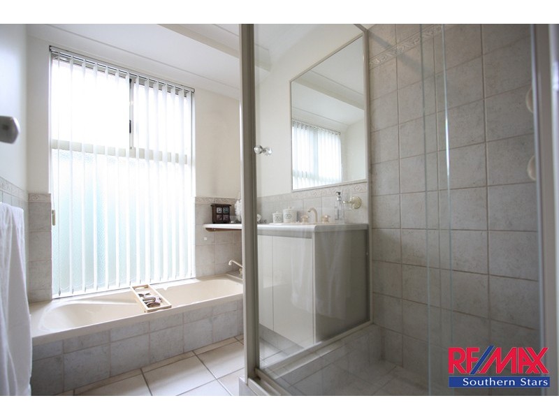 40 Barnsley Street, Queens Park WA 6107