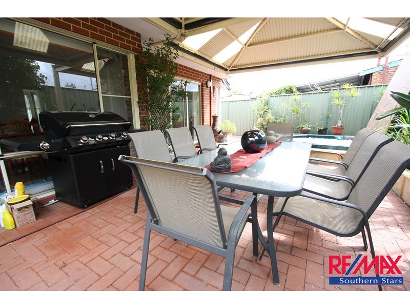 40 Barnsley Street, Queens Park WA 6107