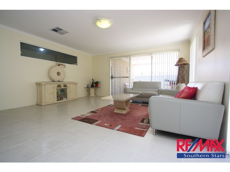 10 Wannell Street, Queens Park WA 6107