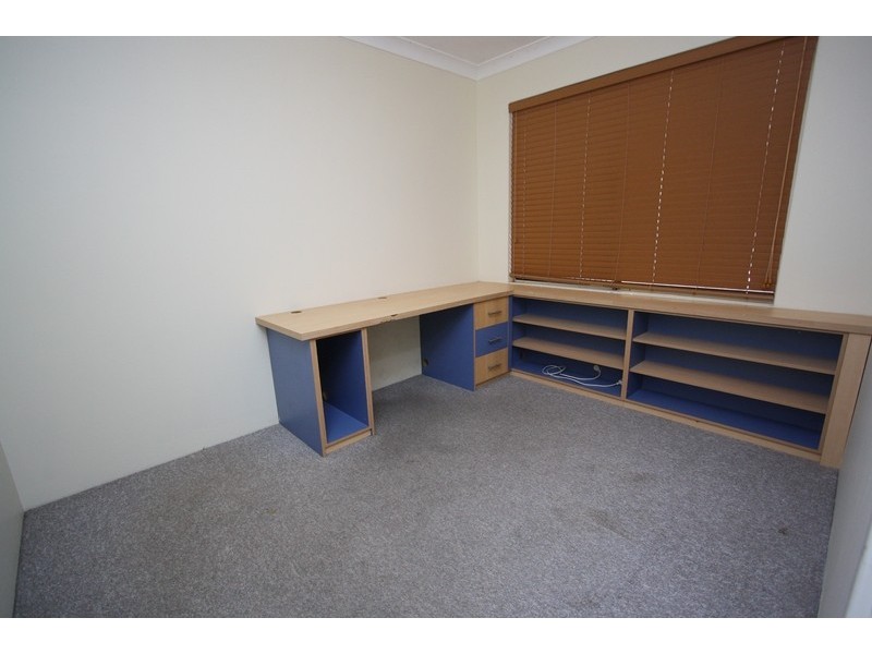 8 Isdell Place, Gosnells WA 6110