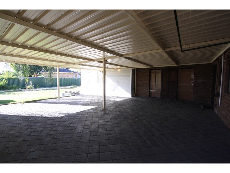8 Isdell Place, Gosnells WA 6110