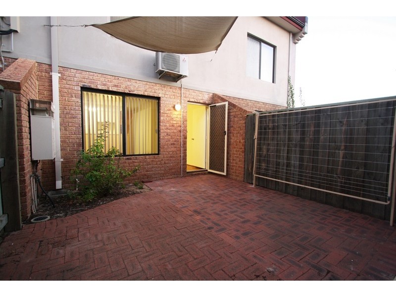 2/20 Gochean Avenue, Bentley WA 6102