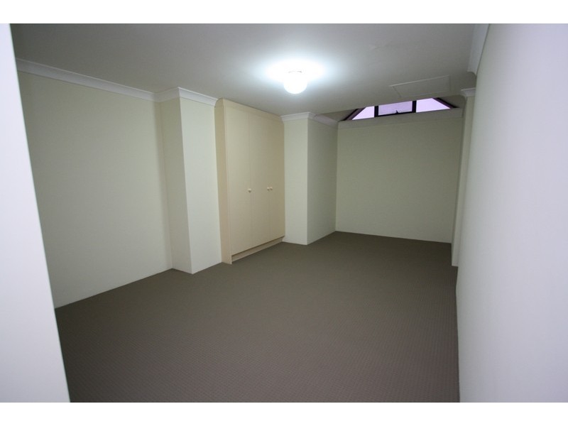 2/20 Gochean Avenue, Bentley WA 6102