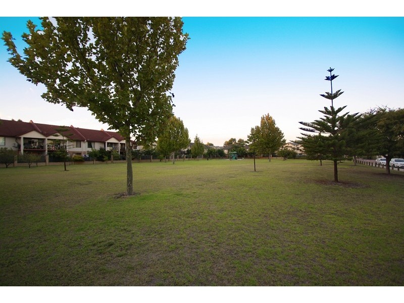 2/20 Gochean Avenue, Bentley WA 6102