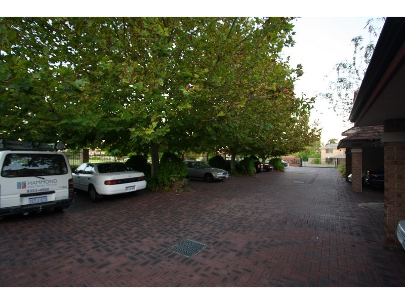 2/20 Gochean Avenue, Bentley WA 6102