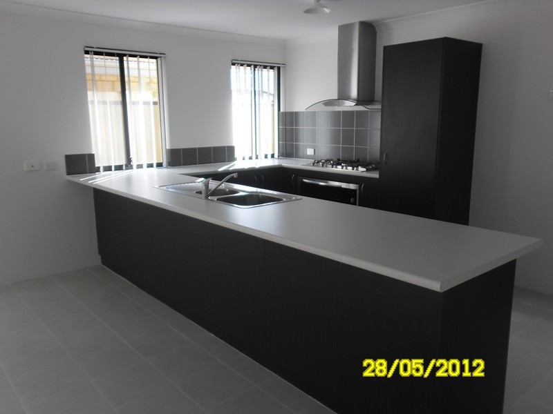 55 Riva Entrance, Piara Waters WA 6112