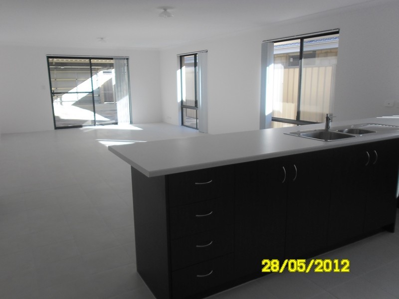 55 Riva Entrance, Piara Waters WA 6112