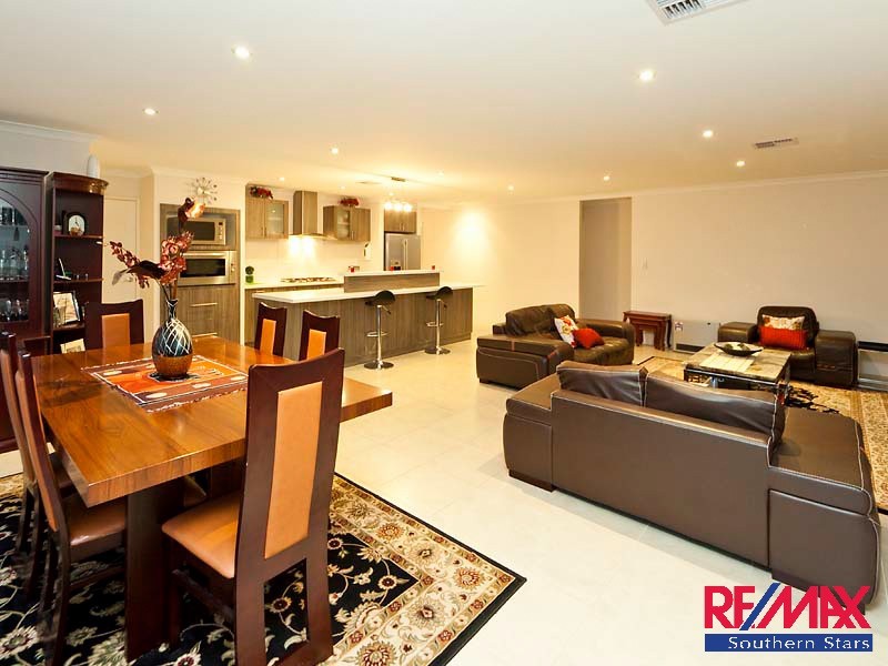 3 Bayonne Corner, Piara Waters WA 6112
