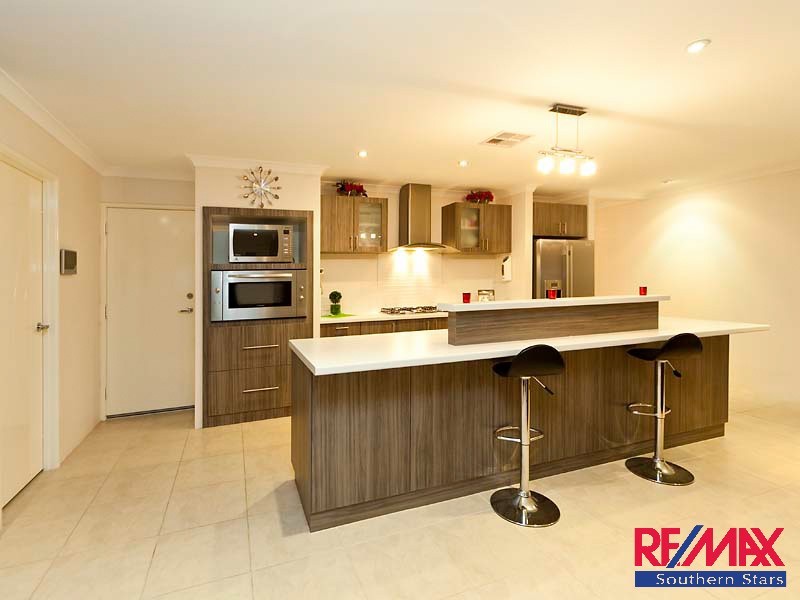 3 Bayonne Corner, Piara Waters WA 6112