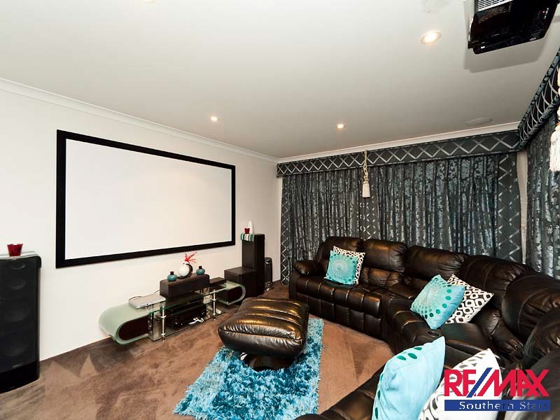 3 Bayonne Corner, Piara Waters WA 6112