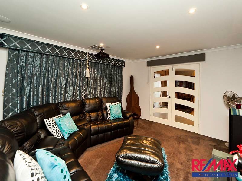 3 Bayonne Corner, Piara Waters WA 6112