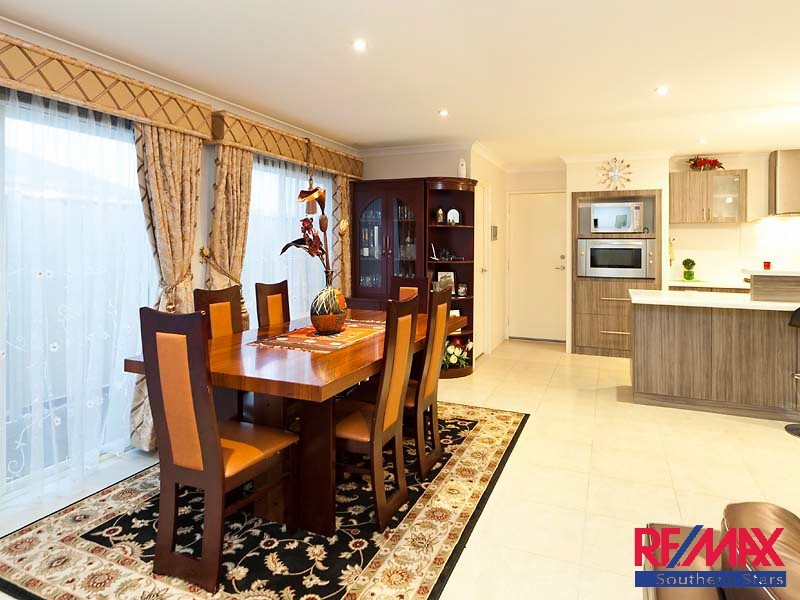 3 Bayonne Corner, Piara Waters WA 6112