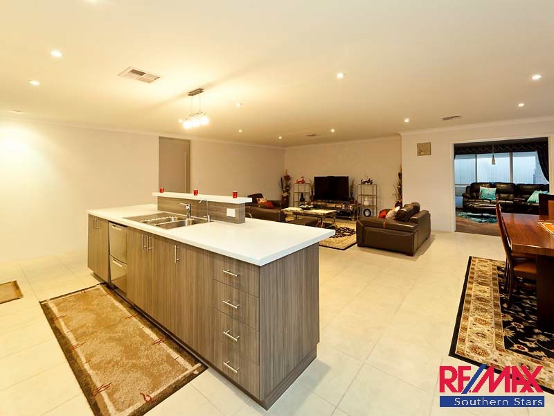 3 Bayonne Corner, Piara Waters WA 6112