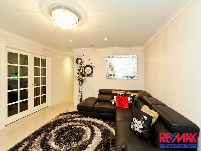 3 Bayonne Corner, Piara Waters WA 6112
