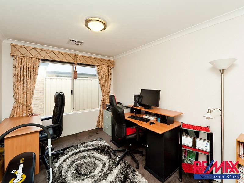 3 Bayonne Corner, Piara Waters WA 6112